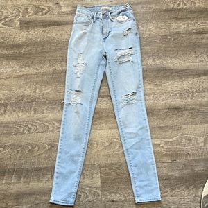 Levi’s distressed high rise skinny